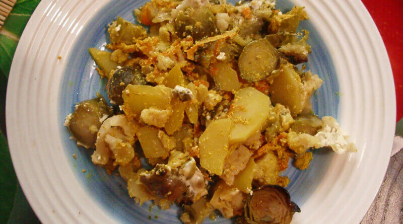 Запеченные в духовке овощи (3 вида капусты и картофель)